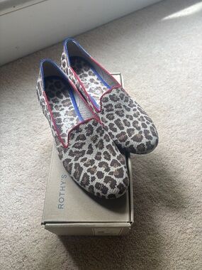 EUC. Rothy's Leopard Print Almond Slip-On Flats with Red and Blue Trim